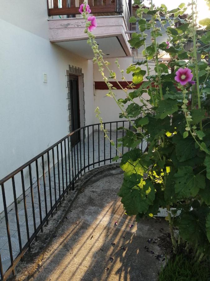 Xaroula Apartments Ierissos Exterior photo